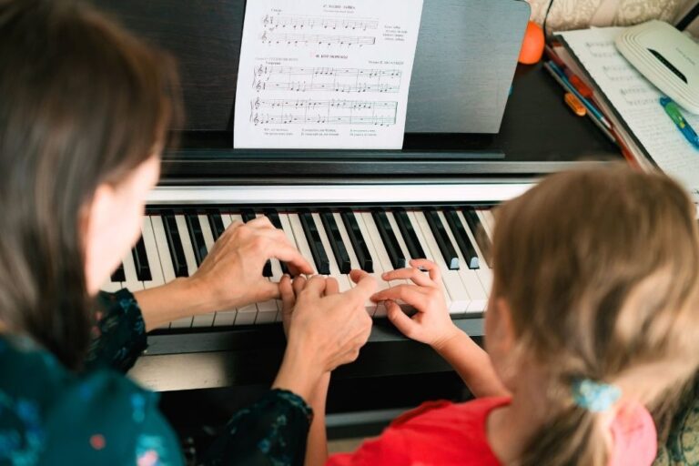 Pianino na Luzie - lekcje gry na pianinie - Joanna Barszczyńska - Centrum Kultury Agora Wrocław