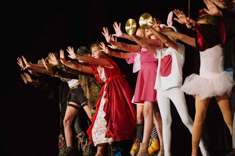 Wyjdź na Scenę - grupa teatralna dla dzieci i młodzieży - Sylwester Różycki - Centrum Kultury Agora Wrocław